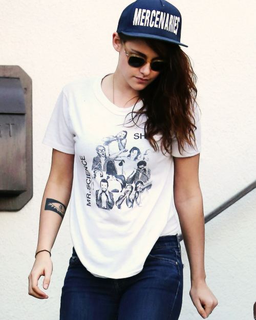 มาดูการแต่งตัวตามสไตล์สาว Kristen Stewart กันเถอะ (part 1)