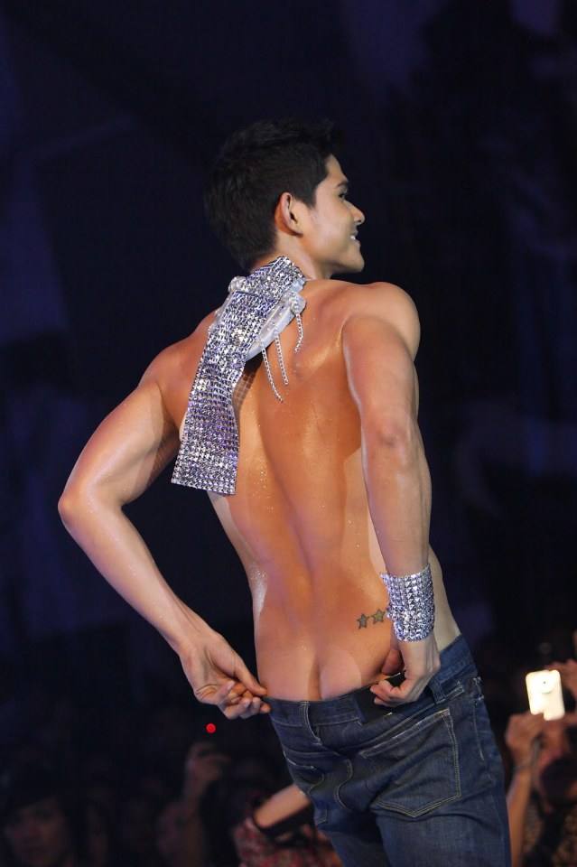 รวมมิตรความแซ่บ