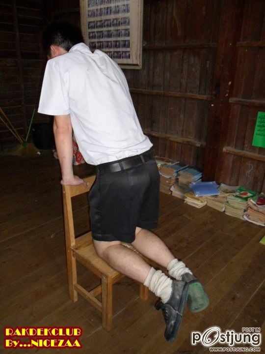 นักเรียนหลังห้อง สุดฟิน