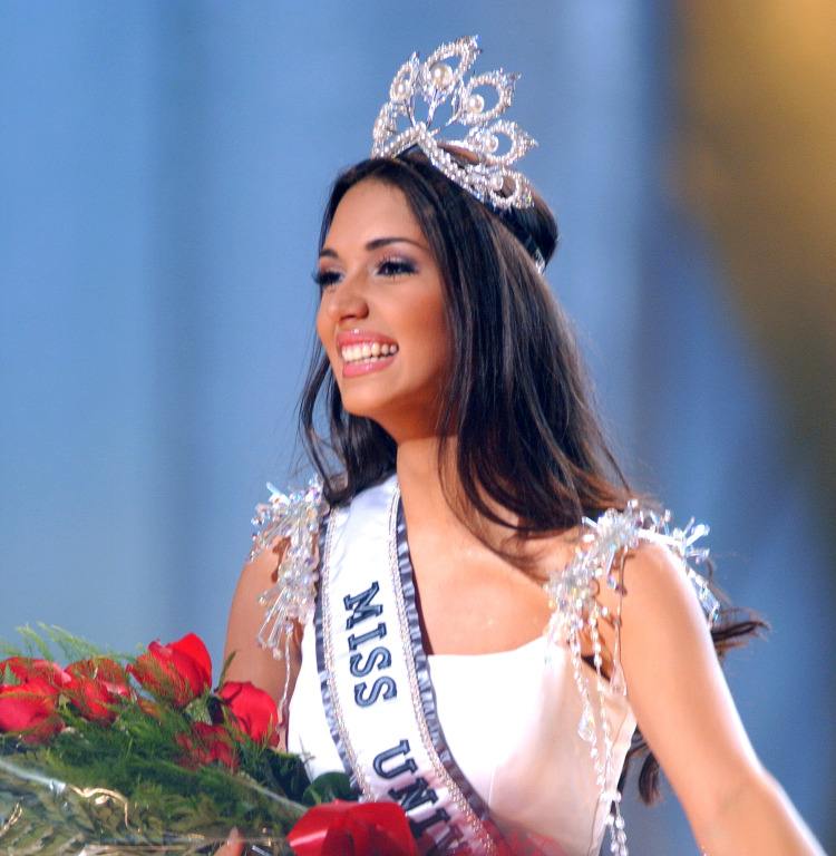 2003-Amelia Vega Miss Universe