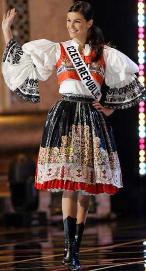 2005-Katerina Smejkalova 1 st national costume