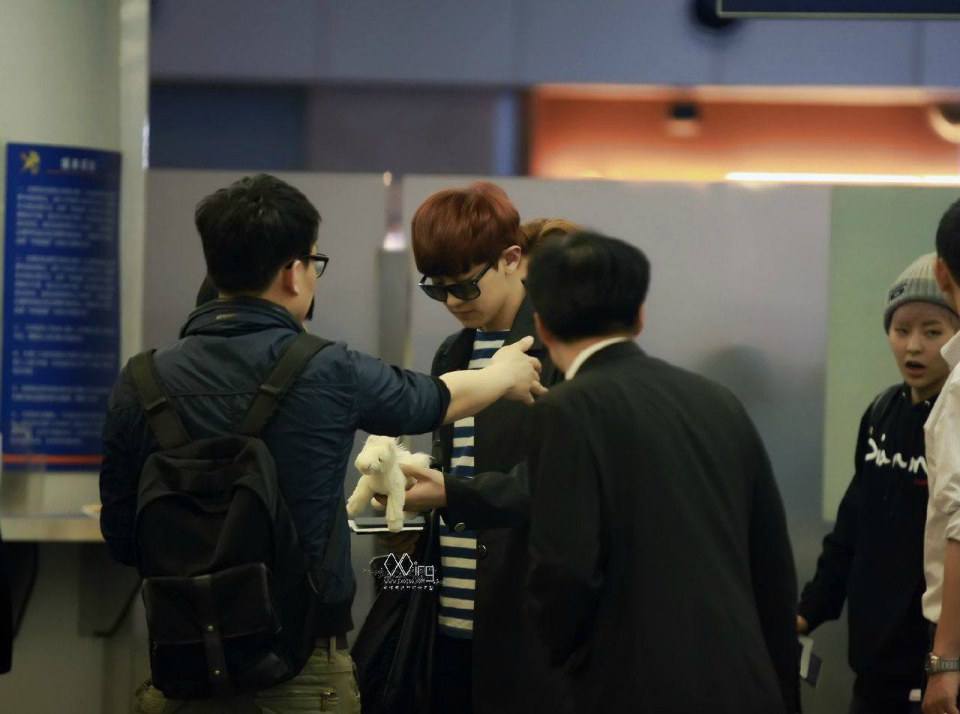 EXO at Beijing Airport 2014