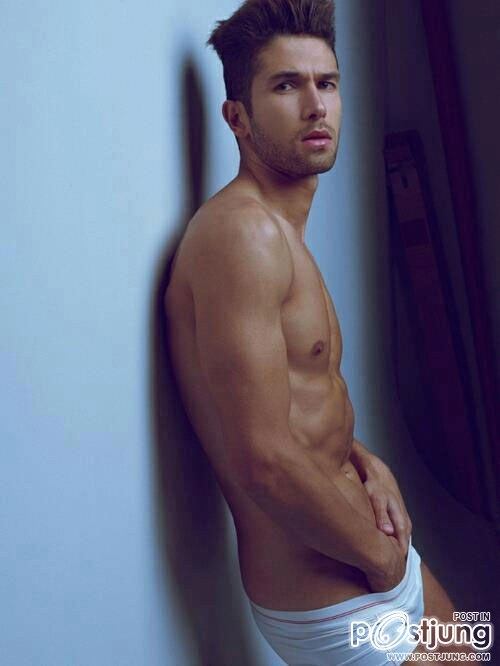 ตี๋ละอ่อนจุ๊บๆนะ