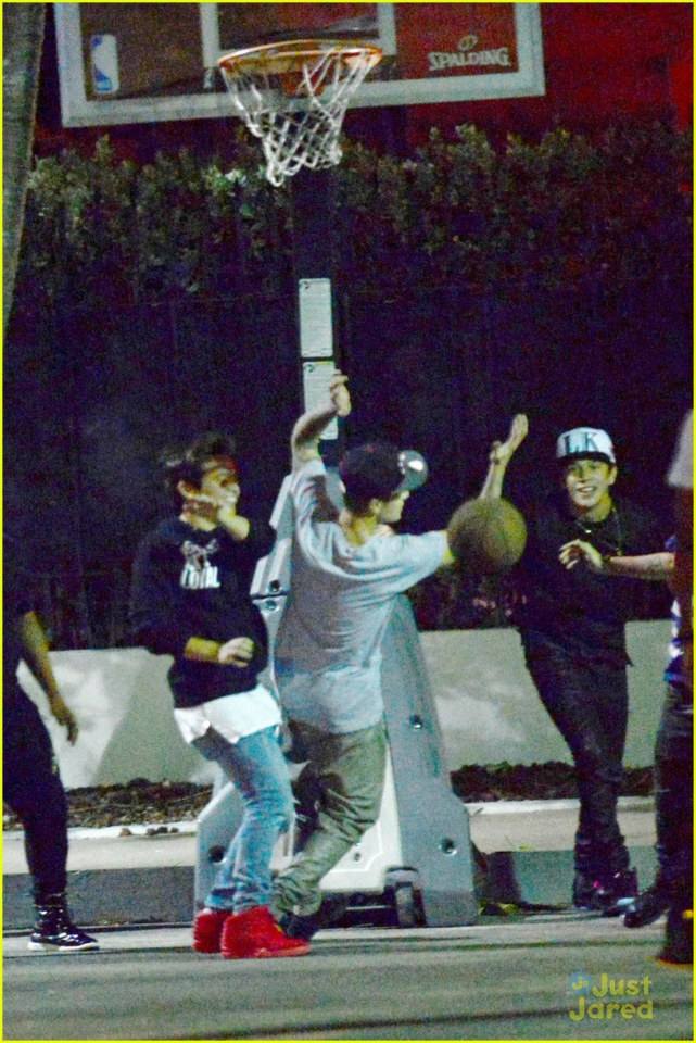 Austin Mahone with Justin Bieber!