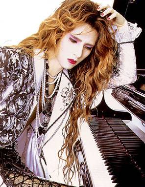 แฟนคลับป๋าโยจ้าาา ป้ายไฟ Yoshiki ใครเอาเข้าไปบ้าง? ยกมือขึ้น !! จะโดนว่าเปล่า?