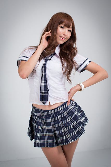 สาว Lee Eun Hye ในชุดนักเรียน