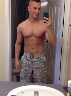 ทหารเซ็กซี่