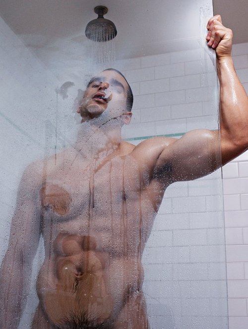 มาส่องผู้ชายอาบน้ำกัน