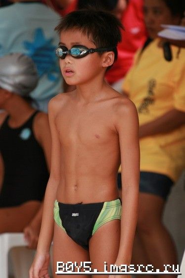 นักกีฬาว่ายน้ำวัยรุ่น