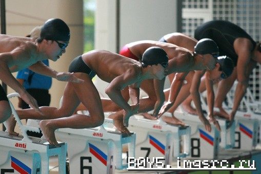 นักกีฬาว่ายน้ำวัยรุ่น