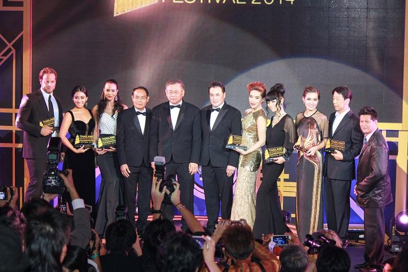 แอน มิตรชัย ซุปตาร์ Bollywood คว้ารางวัลนักแสดงหญิงยอดเยี่ยม สร้างชื่อเสียงให้ประเทศไทย