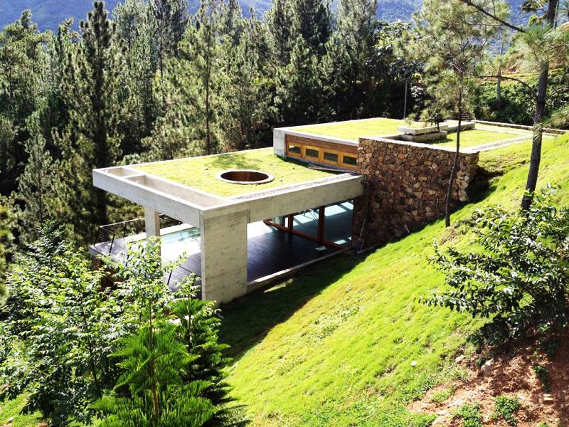 Sustainable Green Roof: RD House, Dominican Republic