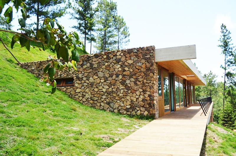 Sustainable Green Roof: RD House, Dominican Republic