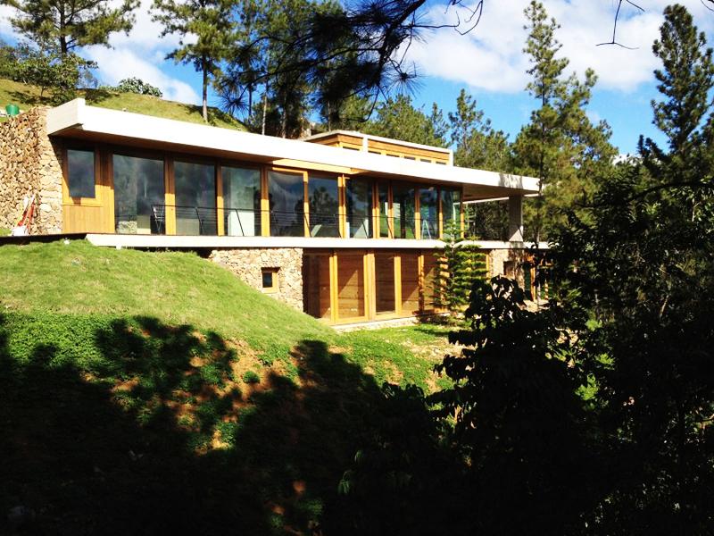 Sustainable Green Roof: RD House, Dominican Republic