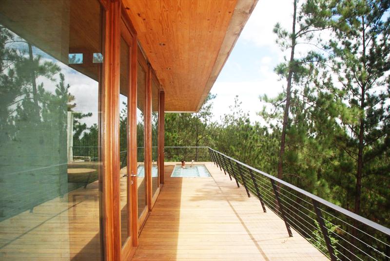 Sustainable Green Roof: RD House, Dominican Republic