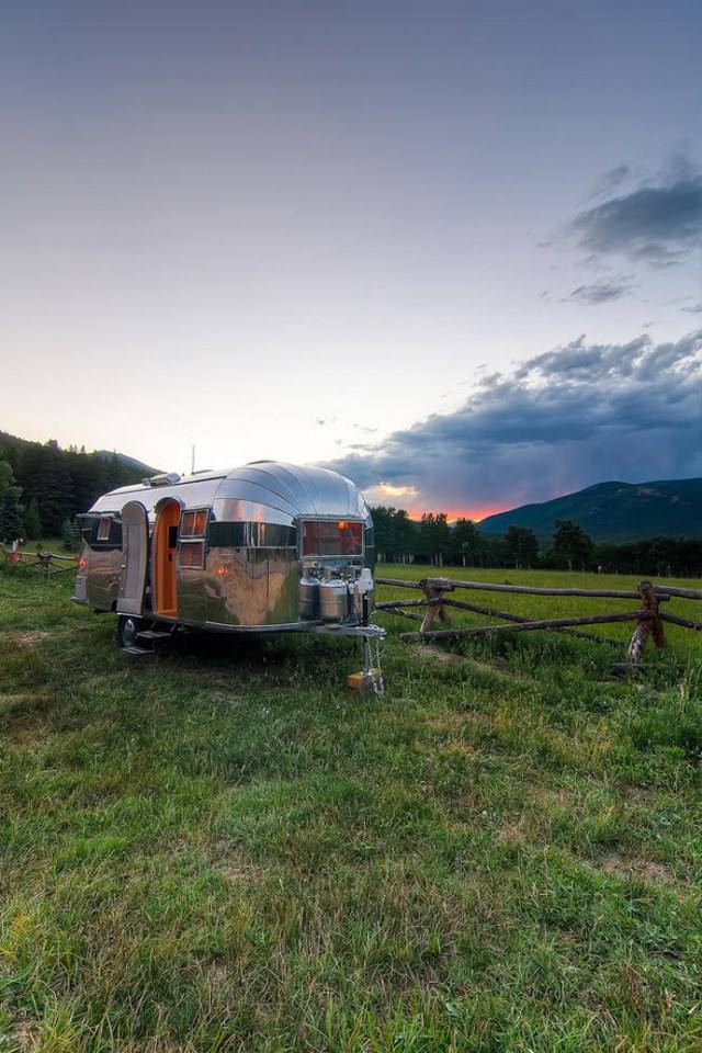 Stunning Restored 1954 Airstream Flying Cloud Travel Trailer