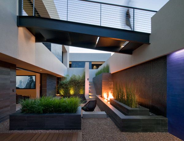 A Modern House in the Desert