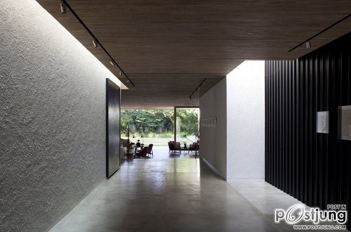 Yucatan House by Isay Weinfeld