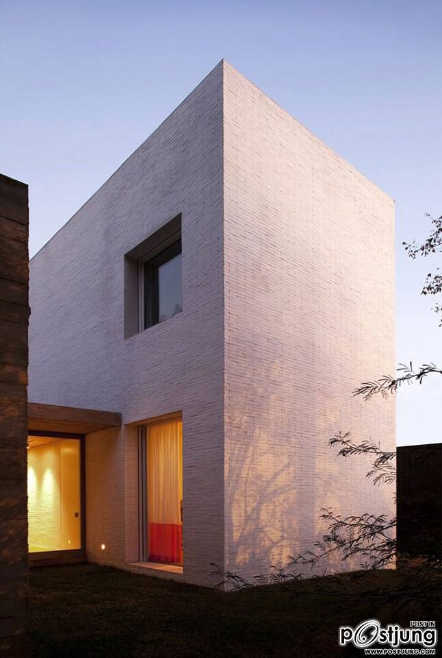 Yucatan House by Isay Weinfeld