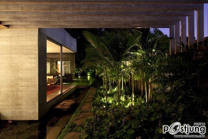 Yucatan House by Isay Weinfeld