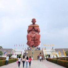 ไหว้หลวงพ่อโตองค์ใหญ่ริมแม่น้ำเจ้าพระยา ที่ “วัดโบสถ์”