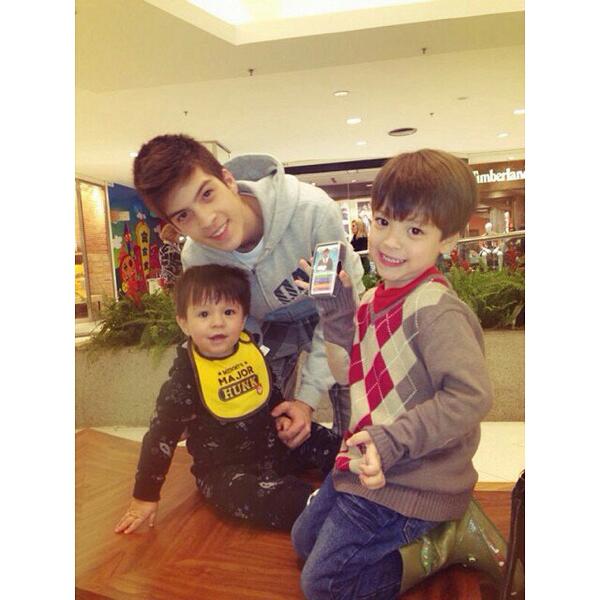 พ่อม่ายลูกติด 2 เห็นแล้วมดลูกสั่น เรียกแม่สิลูก <3