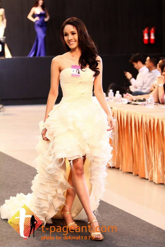 พลอย-พัชรา Miss Universe Thailand 2014 แจกความสดใส