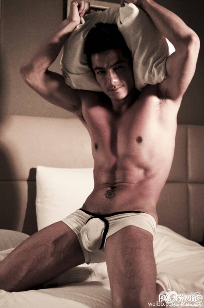 แกร่งล่ำๆปล้ำง่าย