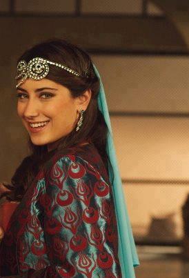 Hazal Kaya นักแสดงหญิงชาวตุรกี
