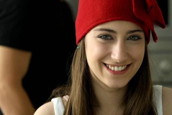 Hazal Kaya นักแสดงหญิงชาวตุรกี