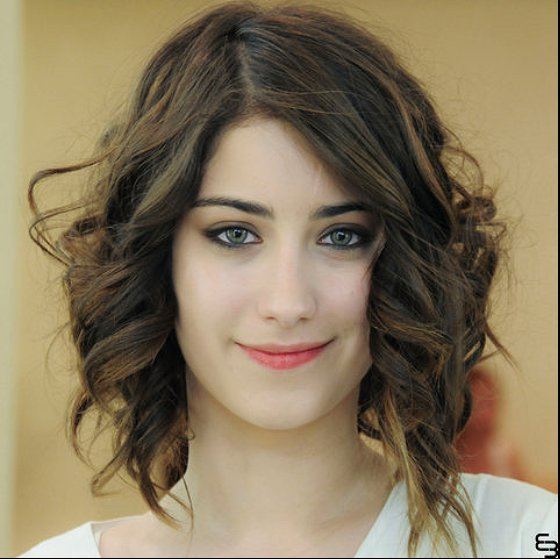 Hazal Kaya นักแสดงหญิงชาวตุรกี