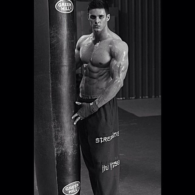 Muscle men From IG 128