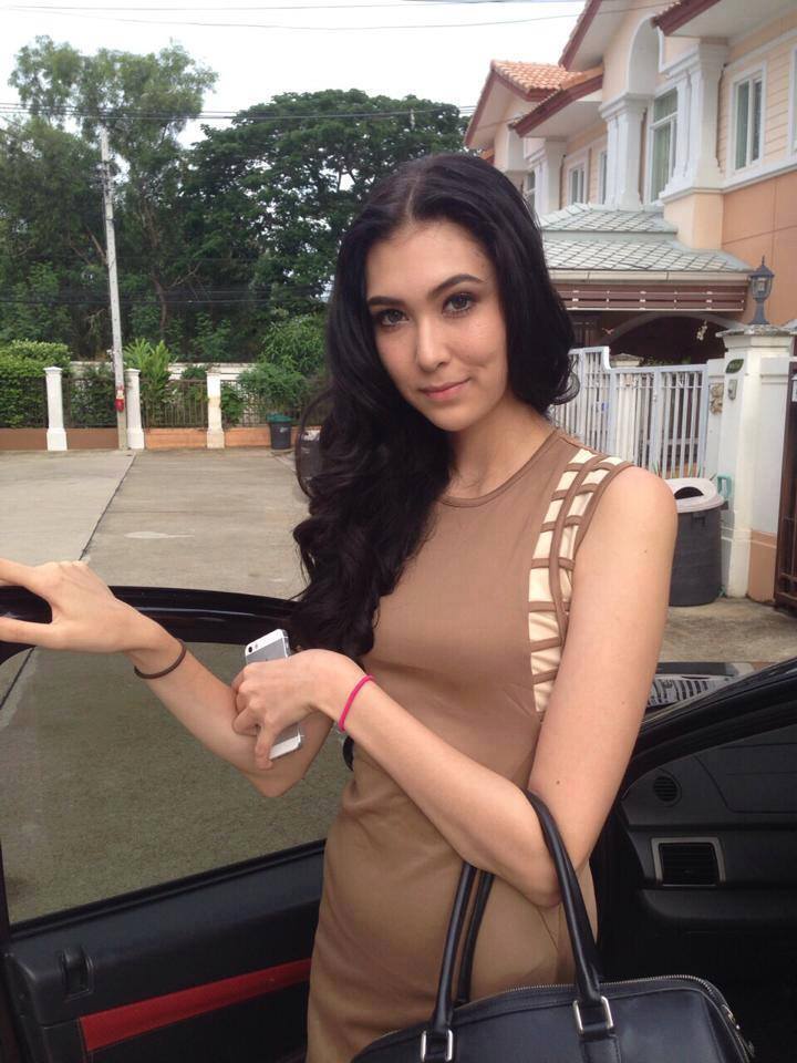 แอลลี่-พิมพ์บงกช Miss Universe Thailand 2014