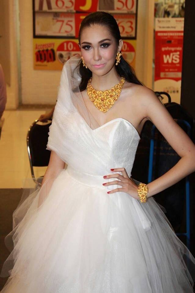 แอลลี่ พิมบงกช จันทร์แก้ว Miss Universe thailand 2014 สวยสะพรืงมากกก!!!!!
