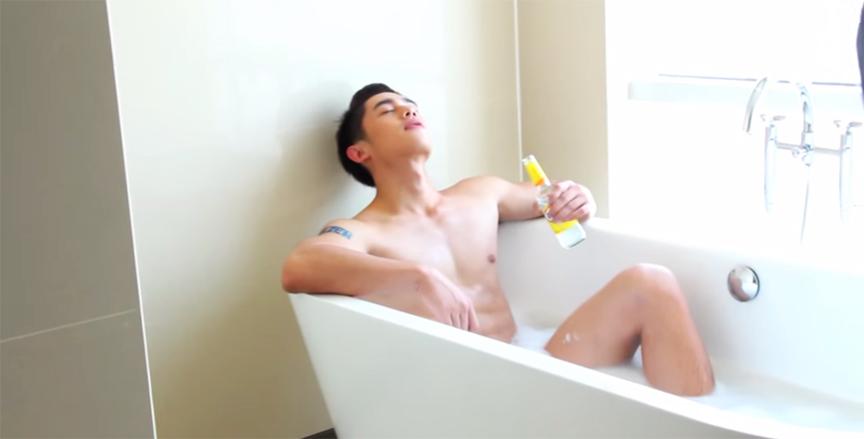 ตอง ชัยธวัช Attitude พฤษภาคม 2557 (Video Capture)