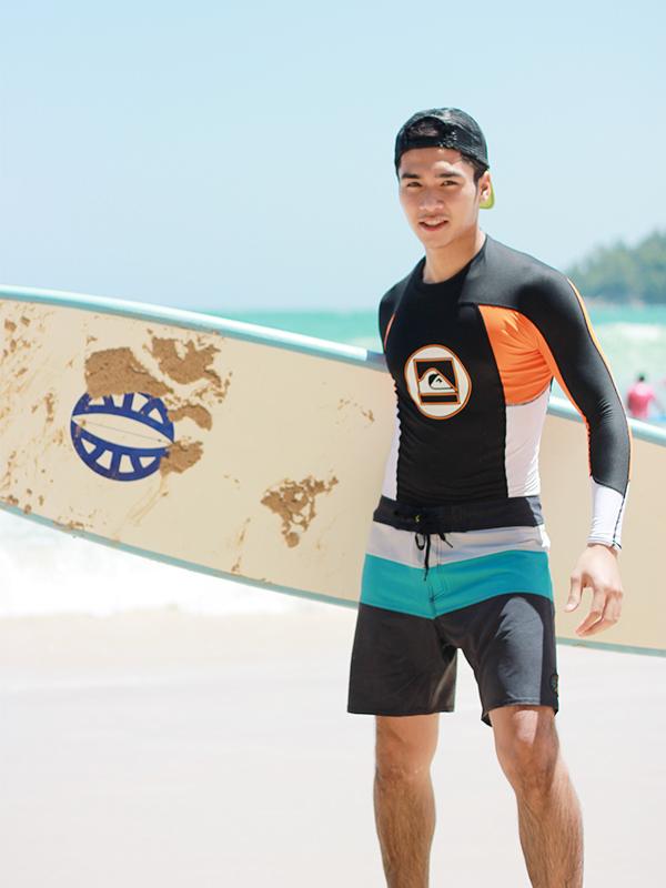 หนุ่มๆ เล่นเซิฟ เท่ห์ๆ ฟินส์เวอร์ ขอกอดที