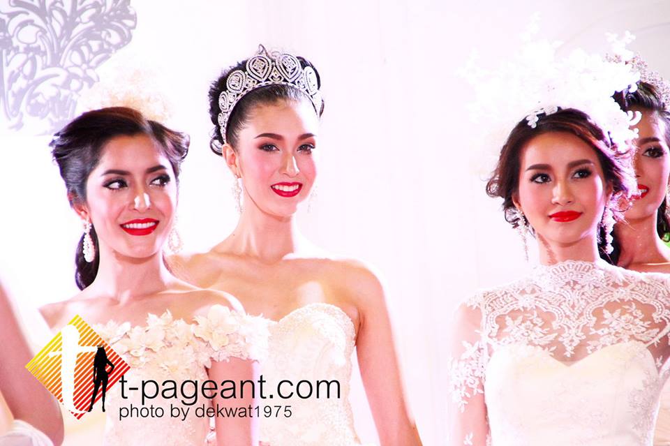 พิ้งกี้ สาวิกา เดินแบบชุดแต่งงาน Finaleweddingmagazine