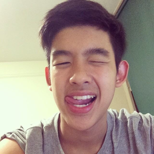 ยั่วให้อยากแล้วจาก ชุดหนุ่มน้อย น่าม่อ