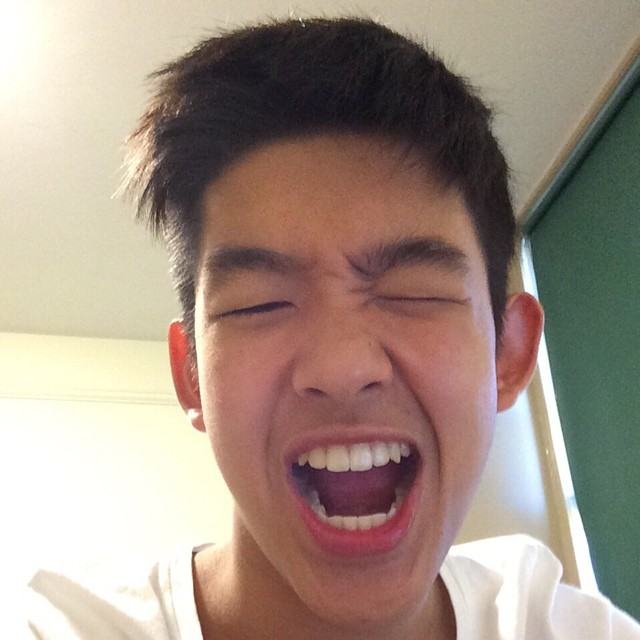 ยั่วให้อยากแล้วจาก ชุดหนุ่มน้อย น่าม่อ