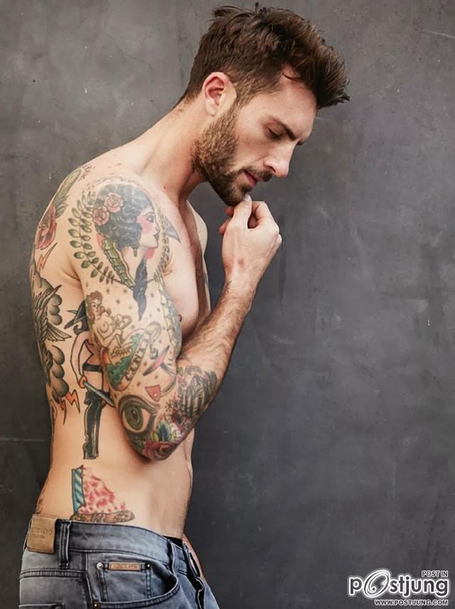 GUYS WITH TATTOOS