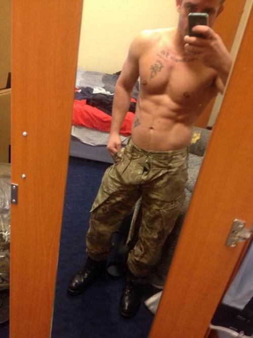 ทหารหล่อๆ แซ่บๆ