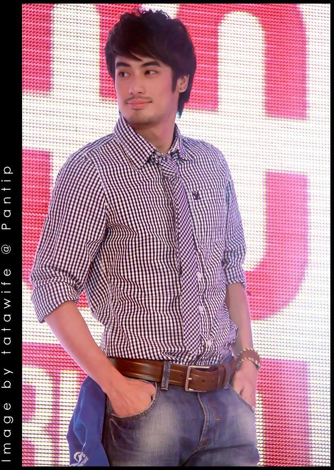 ผู้ชายผลัดกันชม75 นายแบบ แซ่บตุง