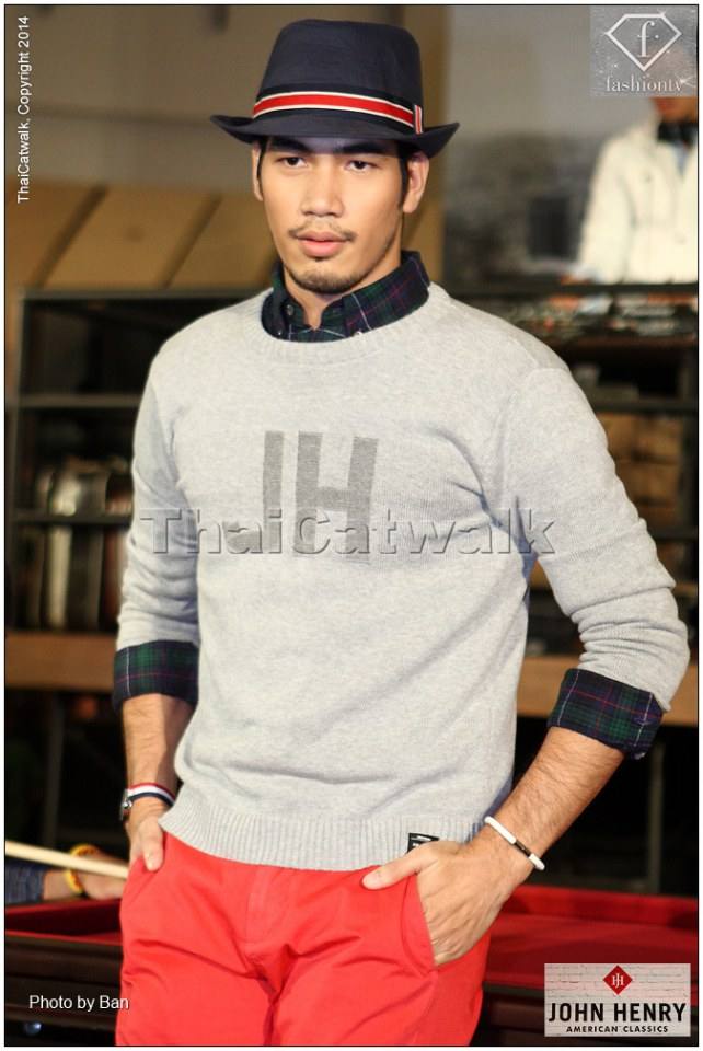 ผู้ชายผลัดกันชม75 นายแบบ แซ่บตุง