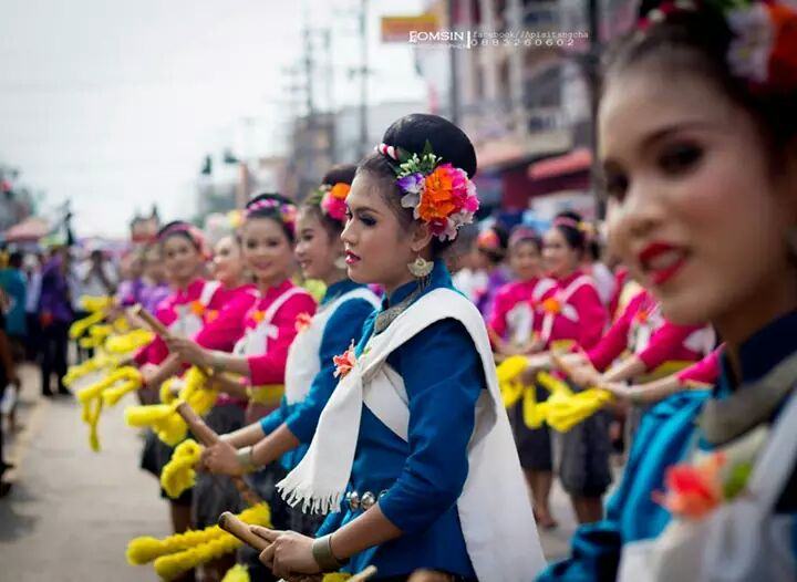 สาวสวยวงโปงลาง....so cute2