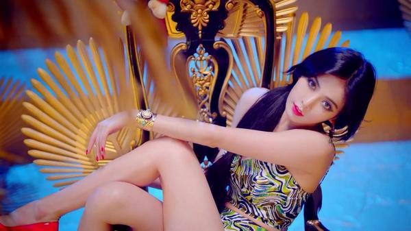 HYUNA - '빨개요 (RED) กรี้ดดดชะนีอื่นหลบไป๊!!!