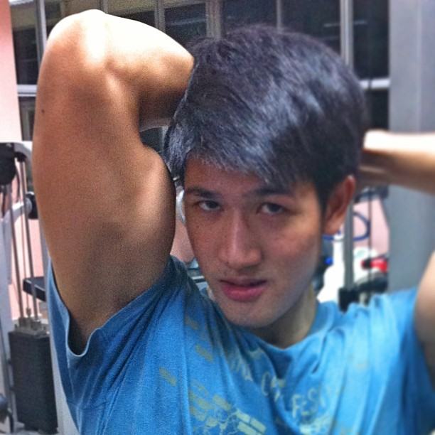 หล่อมาก  บารวีชอบผู้ชายสไตล์หล่อแบบนี้อ่ะ  เห็นแล้วอยากได้เป็นแฟนมาก เดินควงอวดใครต่อใคร @บารวี 237