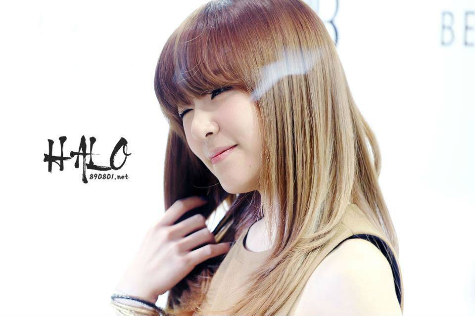 tiffany snsd สาวตายิ้ม สวยน่ารักสดใส