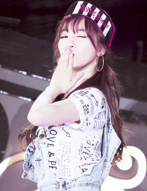 tiffany snsd สาวตายิ้ม สวยน่ารักสดใส