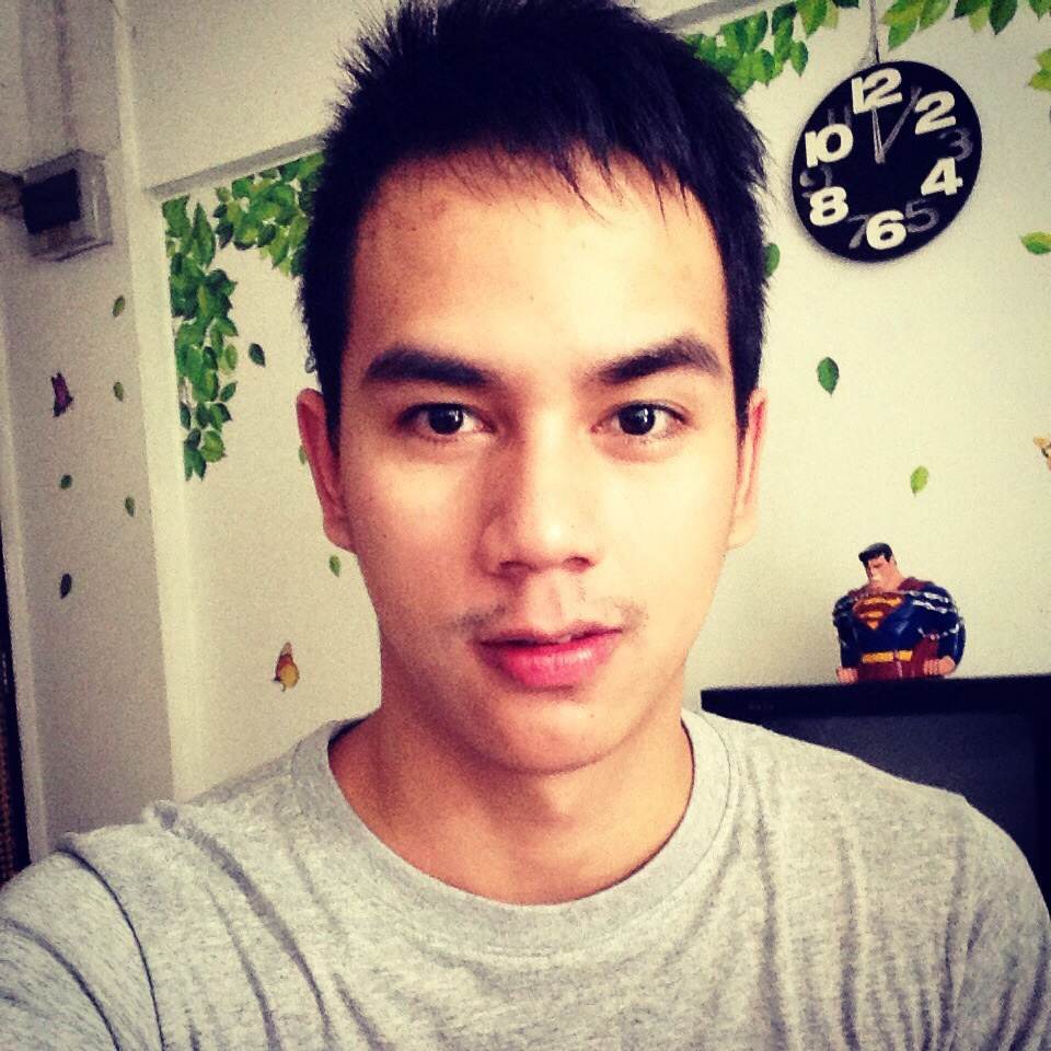 พ่อหนุ่มรูปหล่อ  มีภรรแล้วไหมน้อ  จะขอเดินควงสักวัน  @บารวี 260