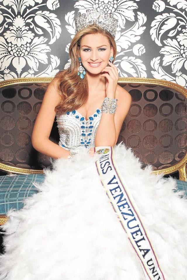 Miss Venezuela Universe 2014 มิกเบลีส กัสตียาโนส